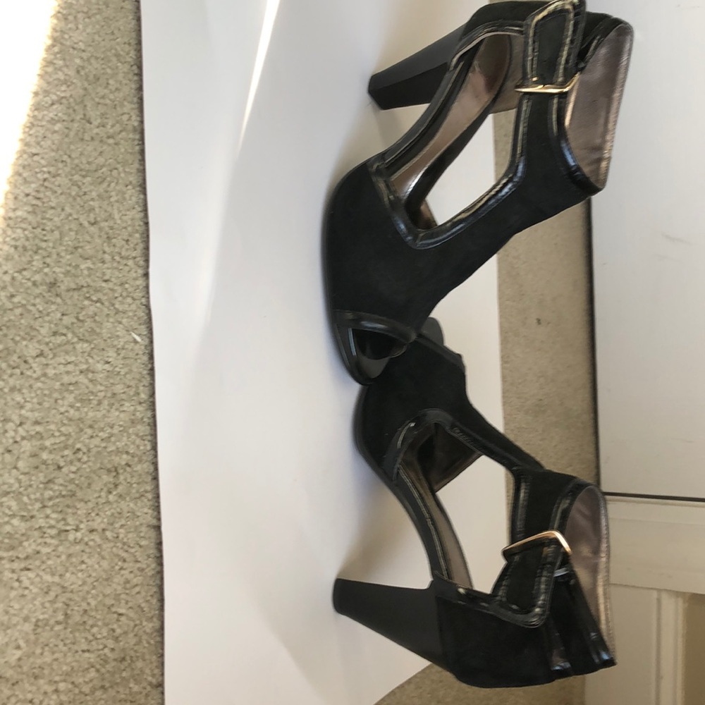 Heels - Picture 3 of 4